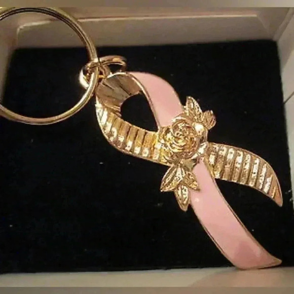 Vintage Avon Breast Cancer Awareness Pink Ribbon Key ring Key chain original box - Picture 3 of 5